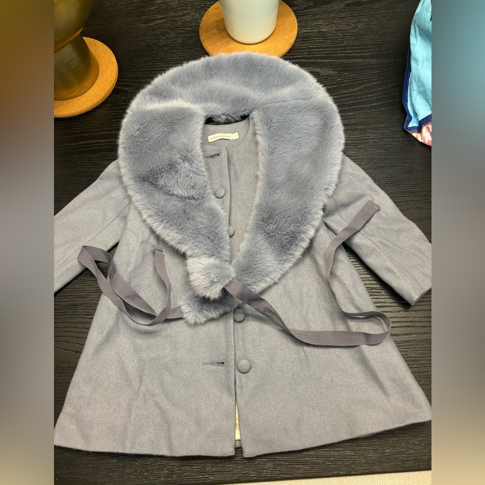 Carbon soldiers 50% wool jacket with Faux fur collar. Size 3 EUC